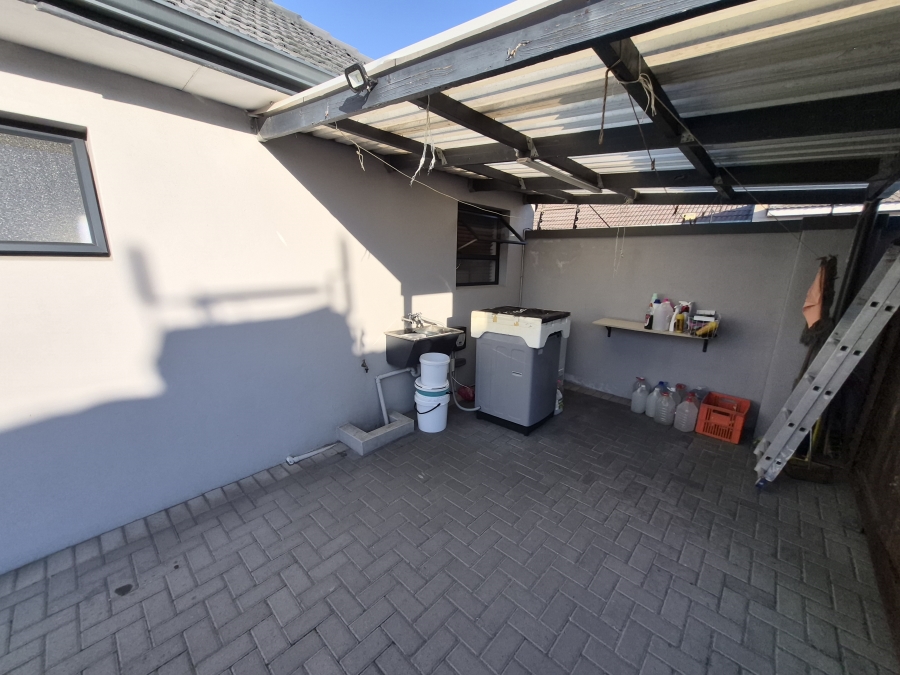 To Let 3 Bedroom Property for Rent in Penlyn Estate Western Cape